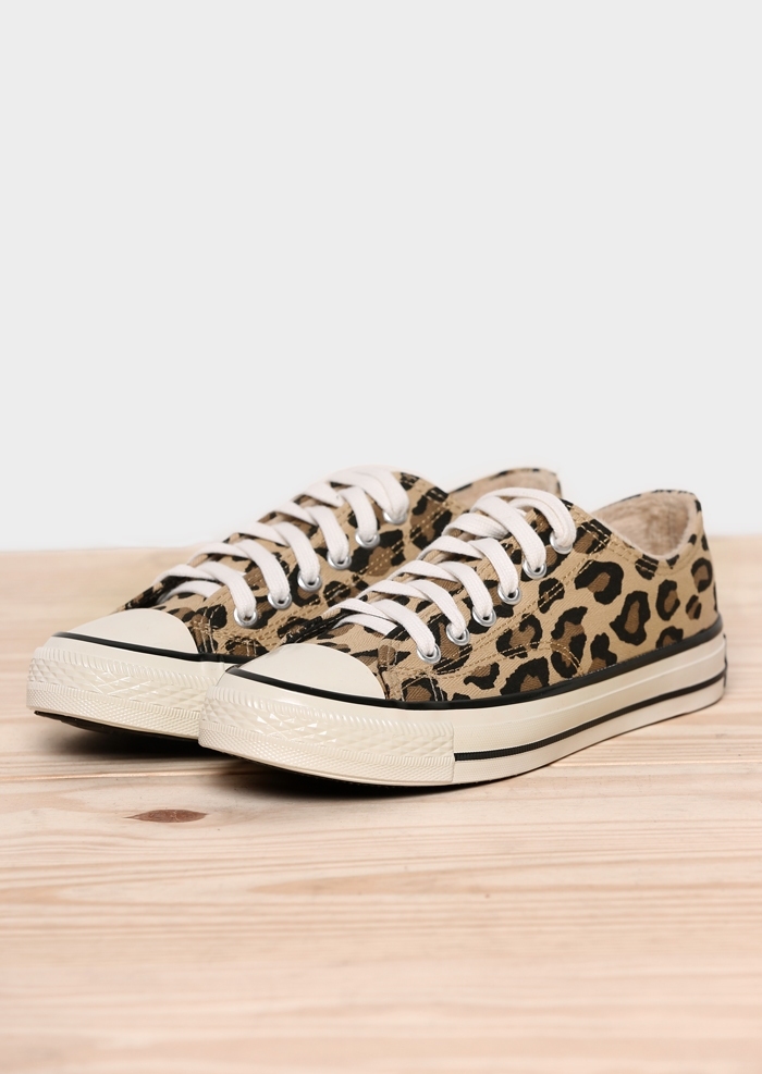 Leopard Printed Lace Up Canvas Sneakers Bellelily 3809