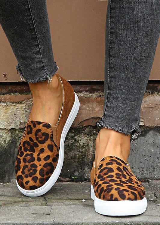 

Leopard Printed Round Toe Flat Sneakers, 460258