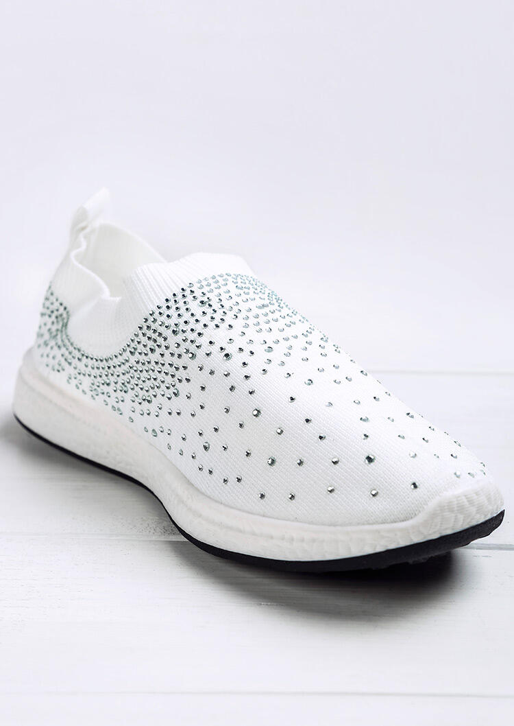 sneakers with flat bottoms