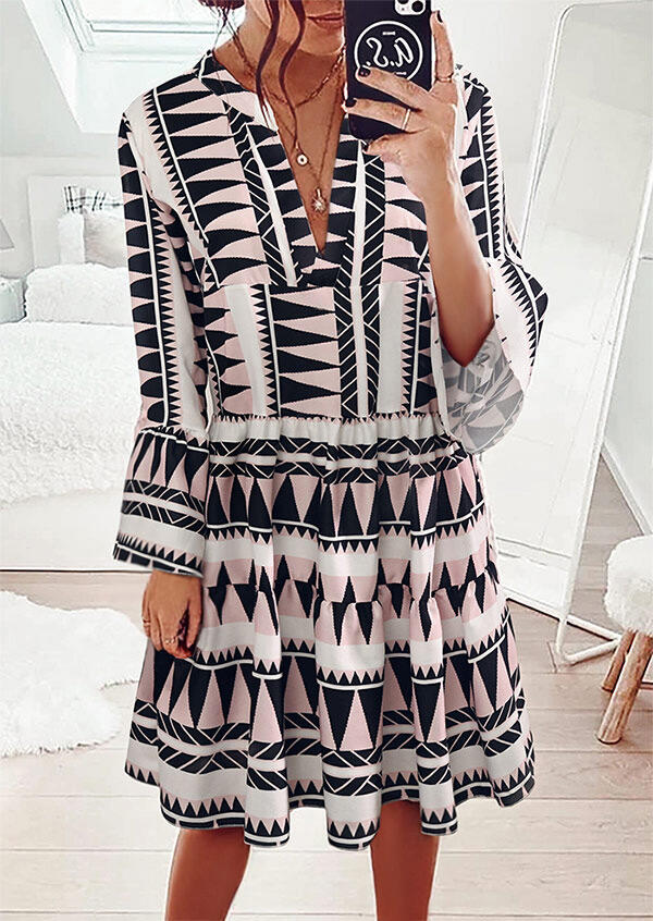 

Geometric Flare Sleeve V-Neck Casual Dress without Necklace, Multicolor, 474763