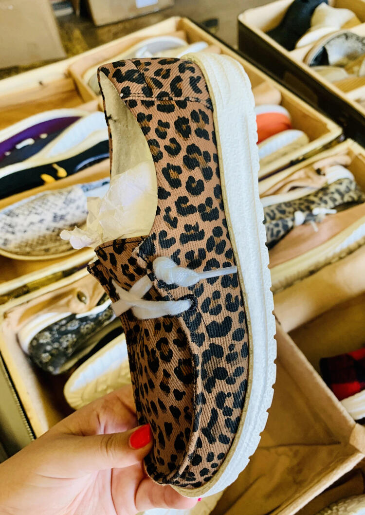 leopard lace up round toe flat sneakers