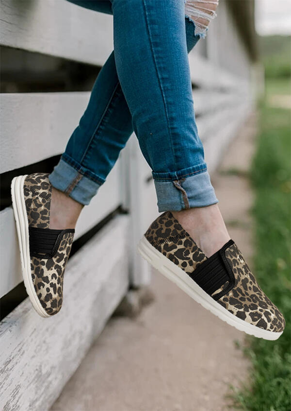 

Leopard Splicing Slip On Flat Canvas Sneakers, 484335