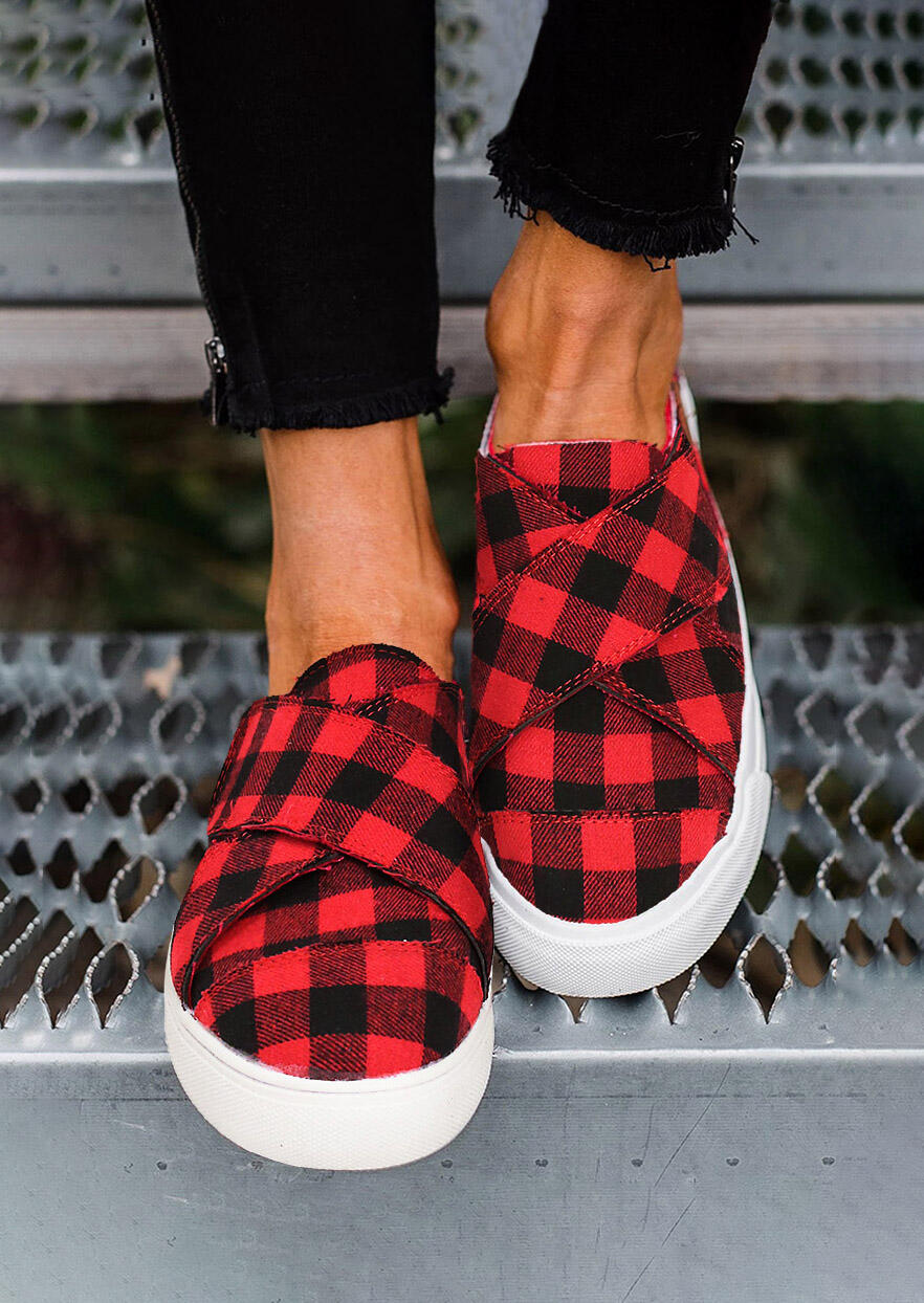 

Buffalo Plaid Slip On Flat Round Toe Sneakers - Red, 486367