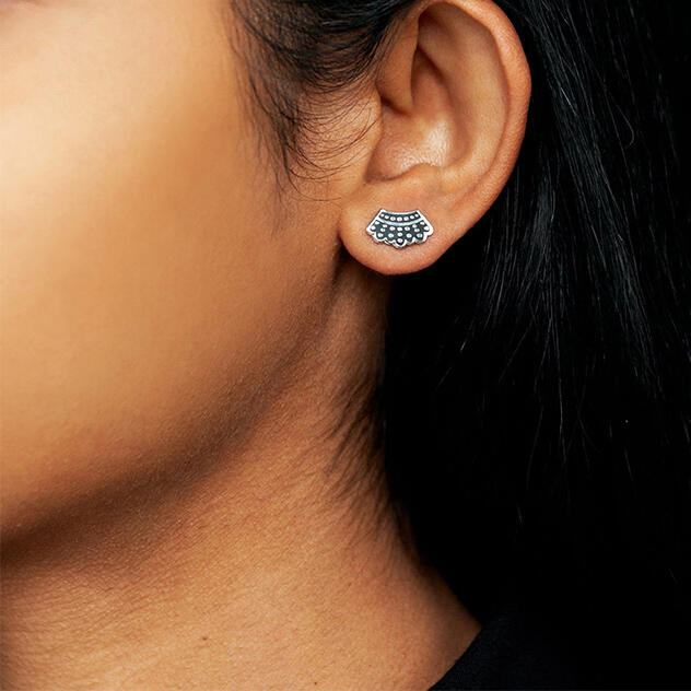 

Dissent Collar Casual Stud Earrings, Silver, 486591