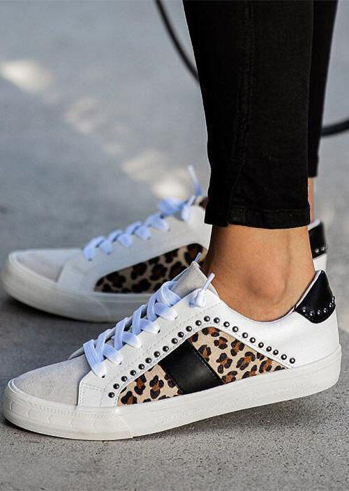 

Leopard Rivet Splicing Lace Up Round Toe Flat Sneakers, 492117