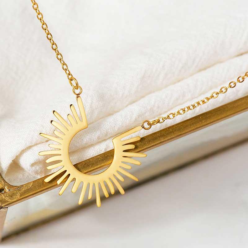 

Hollow Out Sun Pendant Stainless Steel Necklace, Gold, 494392