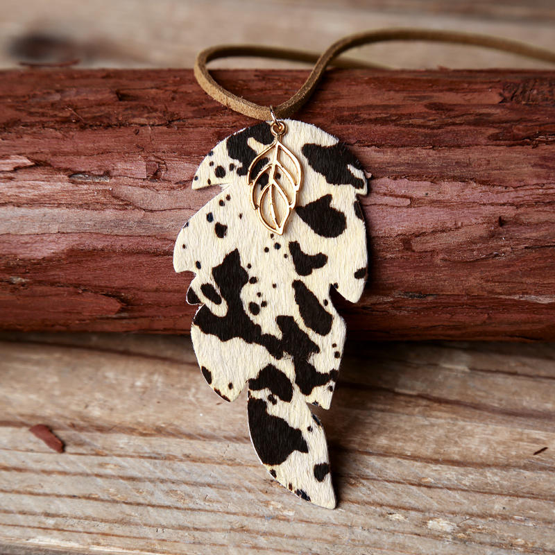 

Cow Hollow Out Leaf Pendant Sweater Necklace, White, 494942