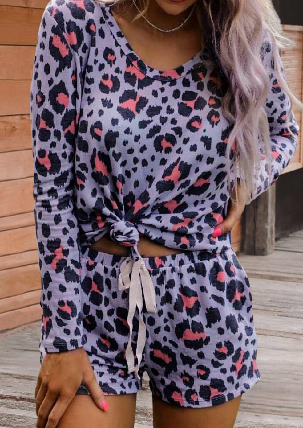 

Leopard Blouse And Drawstring Shorts Two-Piece Set, Multicolor, 499182