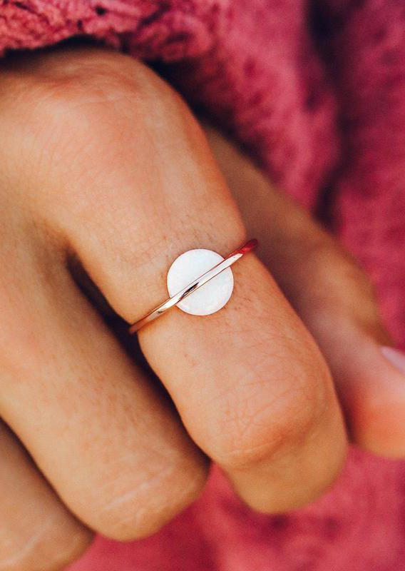 

Glittering Opal Saturn Alloy Ring, White, 505715