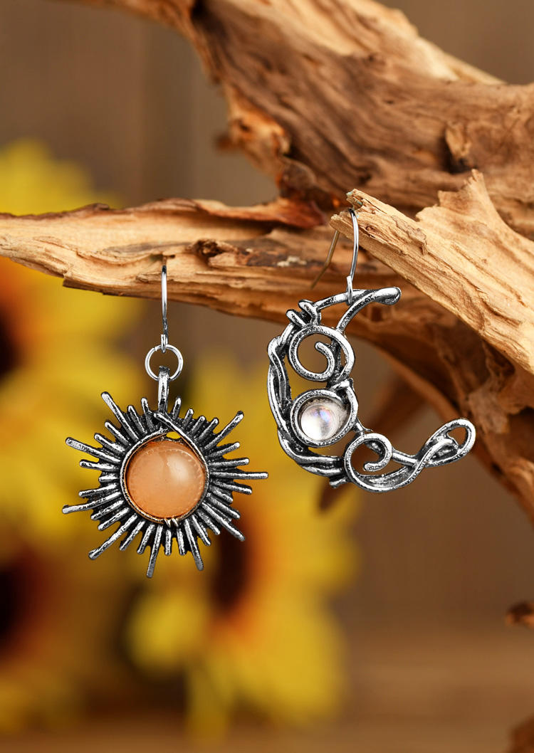 

Sun And Moon Asymmetric Pendant Earrings - Silver, 498493