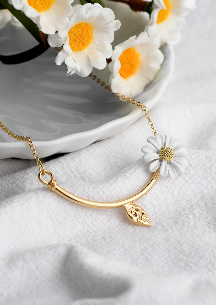 

Daisy Leaf Pendant Alloy Necklace, Gold, 502696