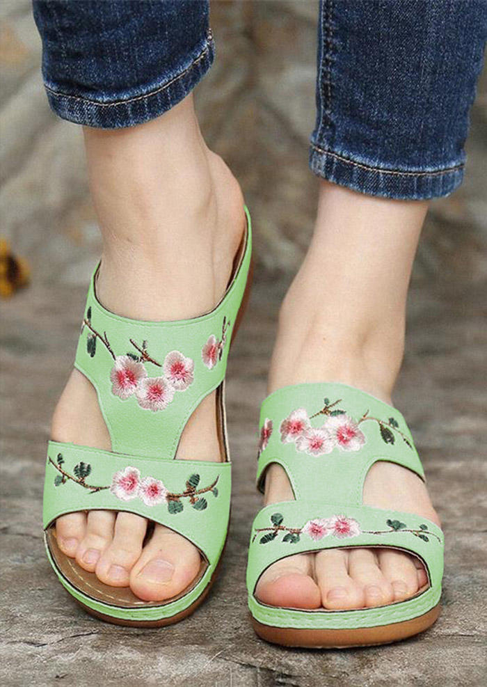 

Embroidery Floral Hollow Out Slippers - Light Green, 506706