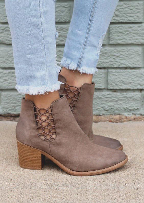 

Hollow Out Round Toe Heeled Ankle Boots - Coffee, 517362