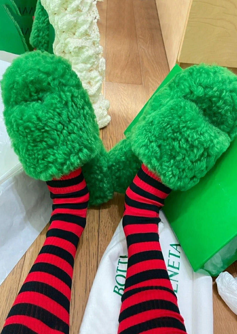 

Christmas Fuzzy Round Toe Flat Slippers - Green, 519709