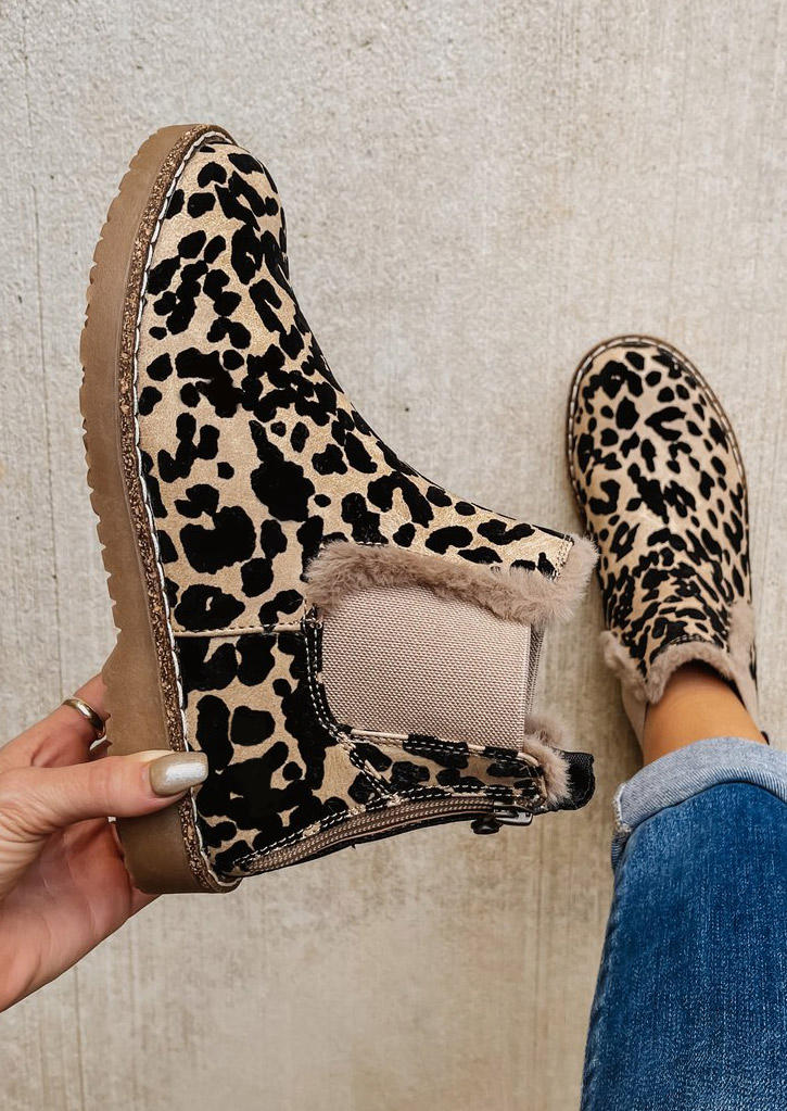 

Leopard Plush Round Toe Ankle Boots, 523701