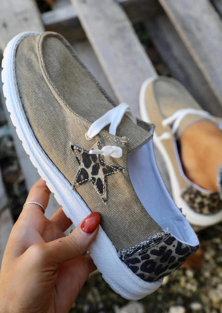 

Leopard Star Round Toe Flat Sneakers - Khaki, 525822