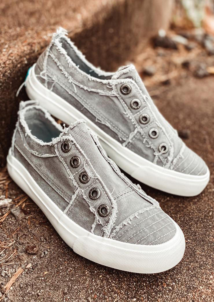 

Slip-On Round Toe Sneakers - Gray, 526155