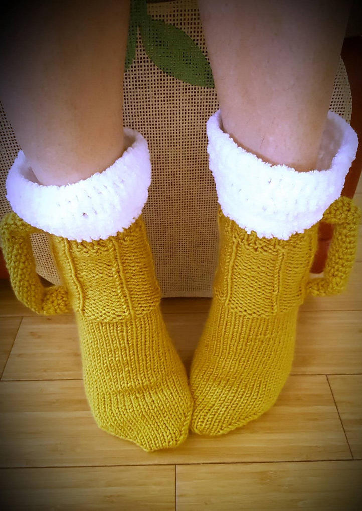 

3D Beer Mug Fuzzy Warm Crew Socks, Yellow, 526755
