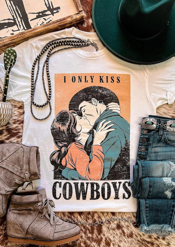 I Only Kiss Cowboys T-Shirt Tee - Beige