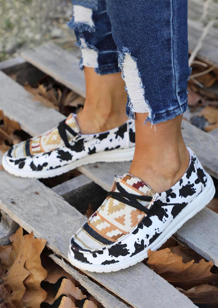 

Cow Aztec Geometric Round Toe Flat Sneakers, Multicolor, 530933