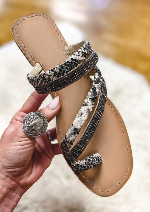 

Snake Skin Rhinestone Toe Ring Flat Slippers, 533674