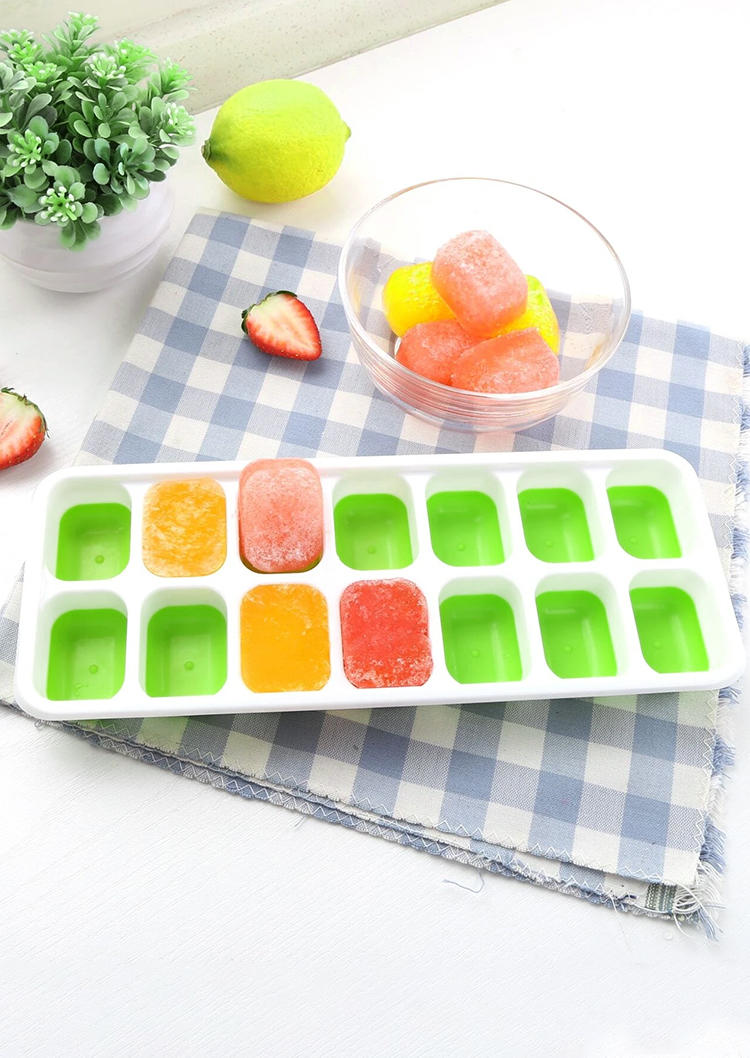 

Color Block Reusable Silicone Ice Cube Tray with Cover, Green, 534439