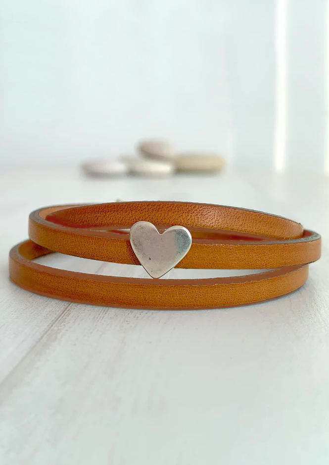 

Heart Multi-Layered Leather Magnet Buckle Bracelet - Brown, SCM003918