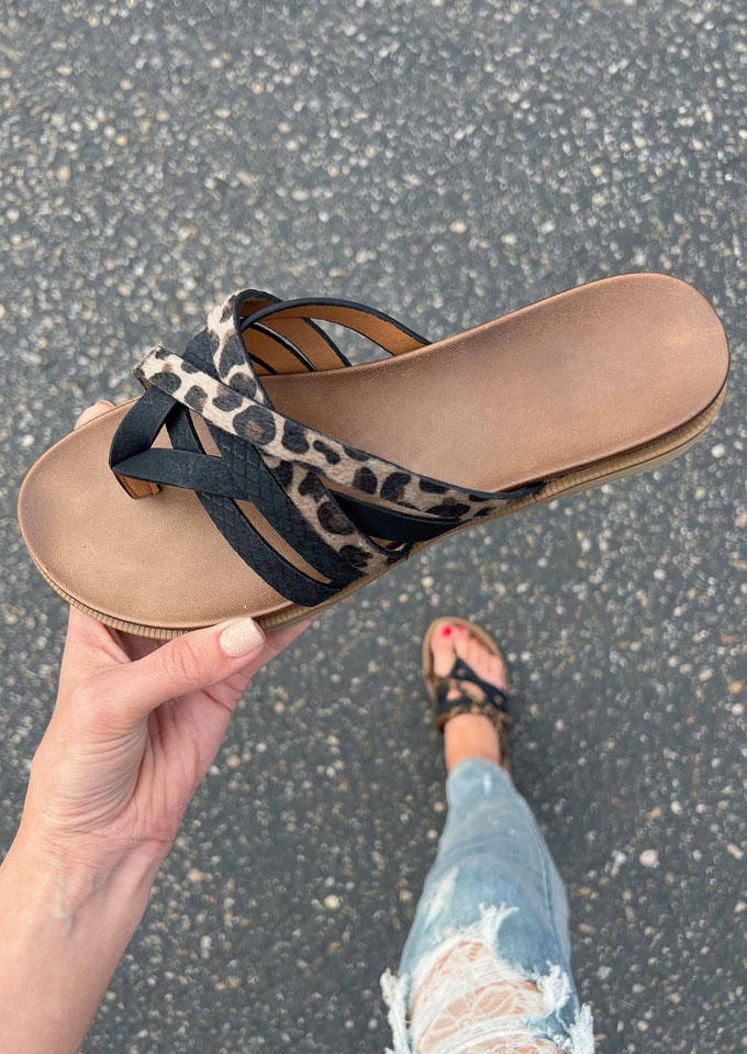 

Leopard Criss-Cross Flat Slippers, Multicolor, SCM004490