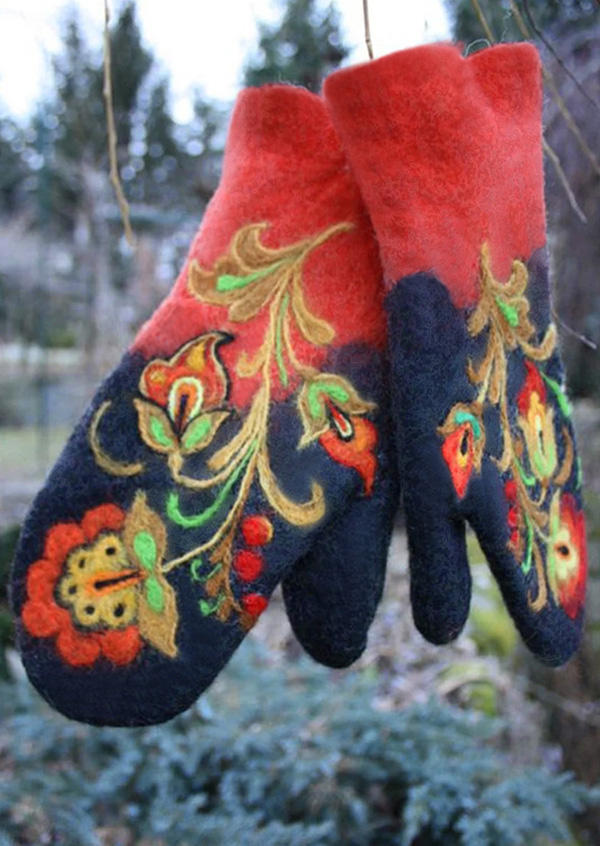 

Ethnic Floral Embroidery Gloves, Red, SCM008157