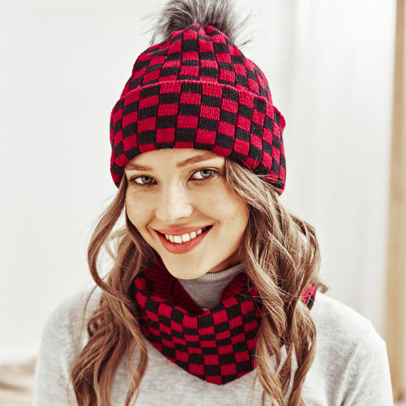 2Pcs Checkered Plaid Knitted Beanie Hat And Neck Warmer Set