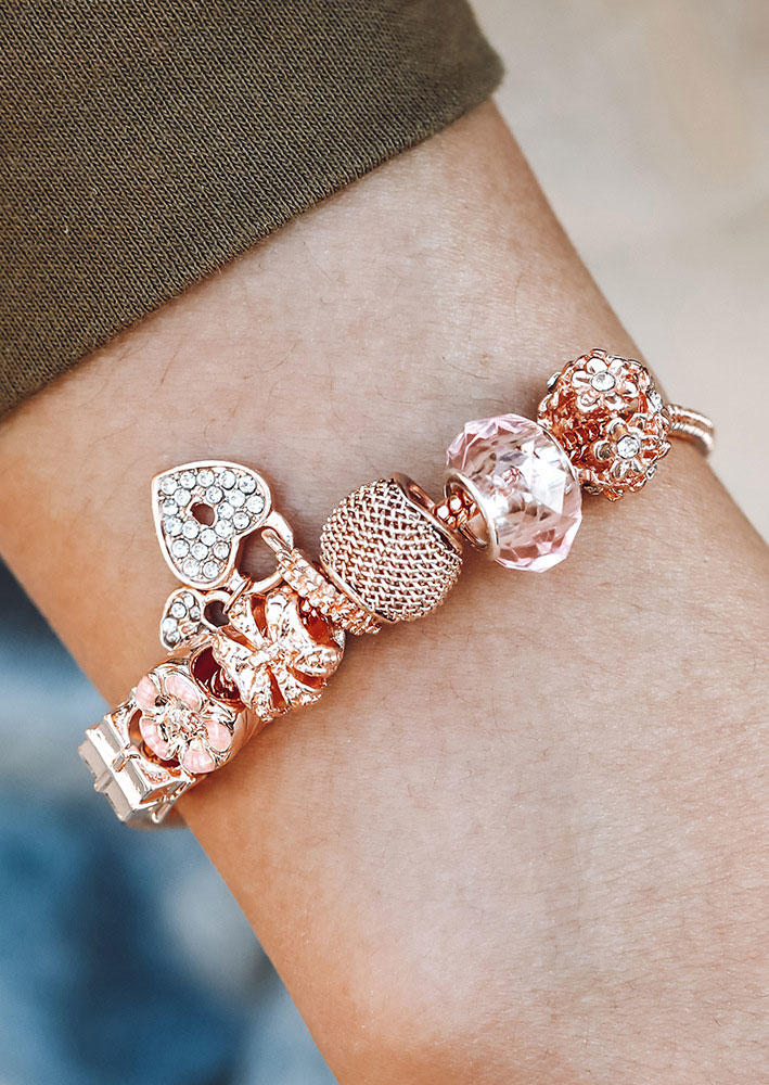 

Rhinestone Heart Floral Bracelet, Gold, SCM012035