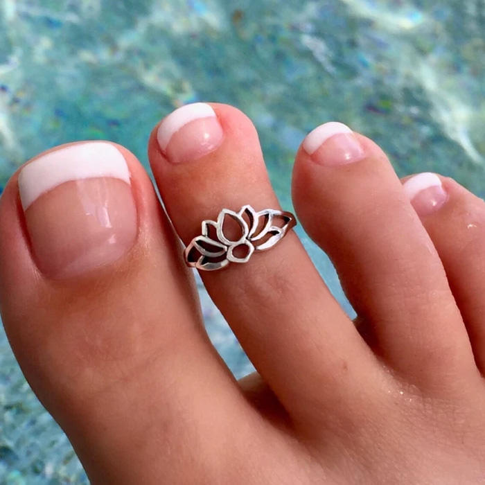Lotus Alloy Toe Ring