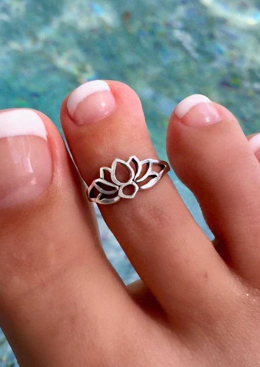 

Lotus Alloy Toe Ring, Silver, SCM014223
