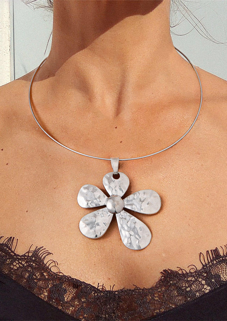 

Exaggerate Hollow Out Floral Retro Pendant Necklace, Silver, SCM017480