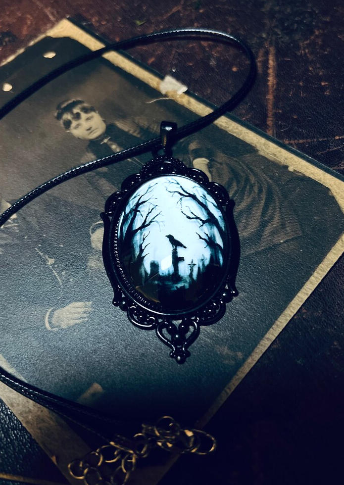 

Bird Gothic Pendant Necklace, Black, SCM020237