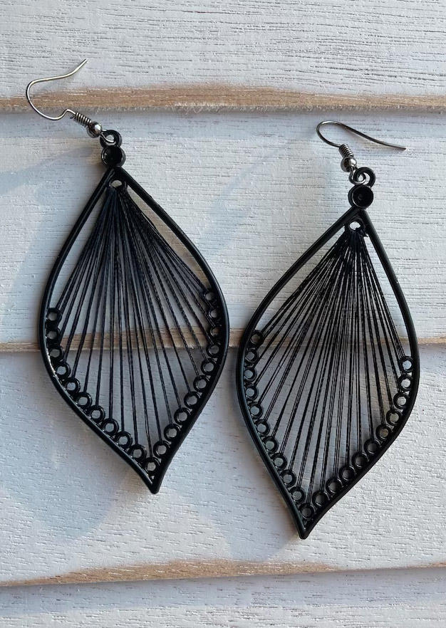 

Leaf Hollow Out Alloy Earrings, Black, SCM020297